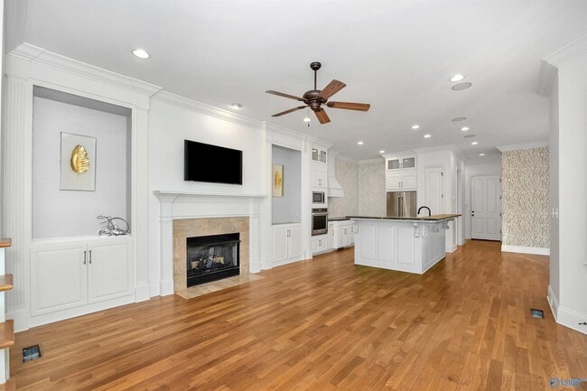 Building Photo - 33 Meeting St