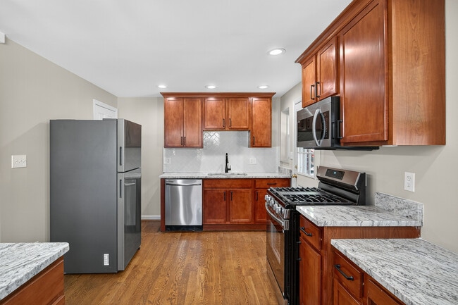 Two Town Kitchen - Erie Townhomes