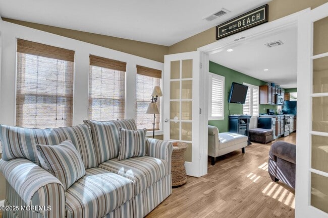 Building Photo - 124 Mathis Dr