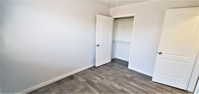 Building Photo - 938 E. 4th St.