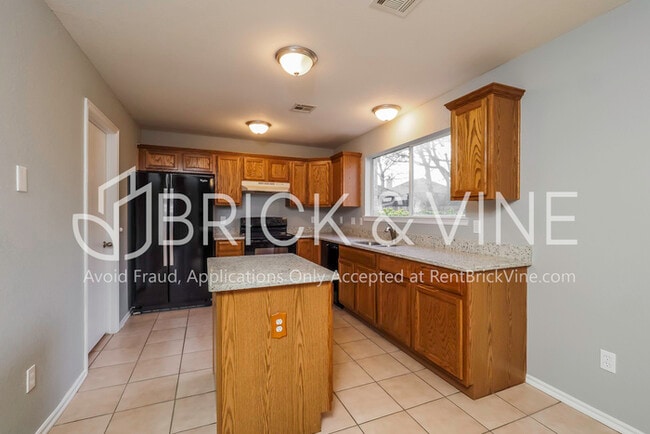 Building Photo - 17621 Cranbrook Rd