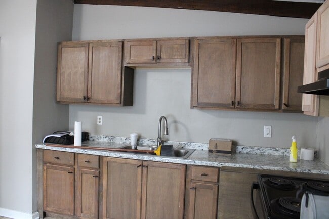 Building Photo - 1303 Downing St SW