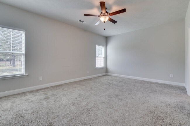 Building Photo - 340 Fox Haven Dr