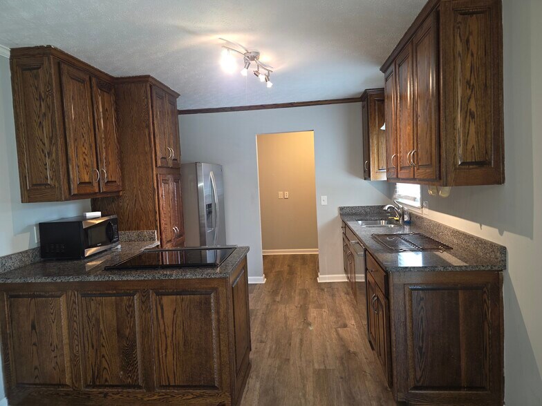 Building Photo - 115 Windy Hill Ct