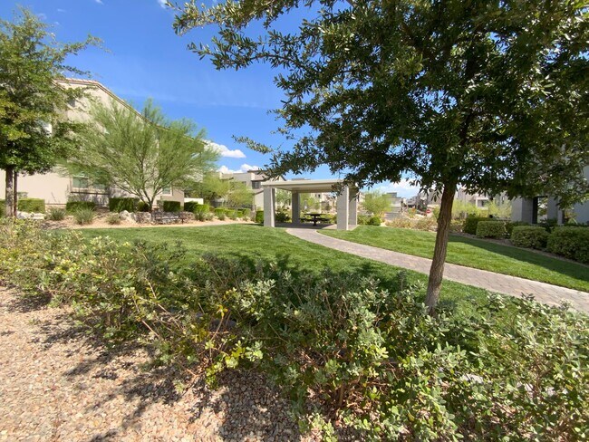 Building Photo - Townhouse in Summerlin North