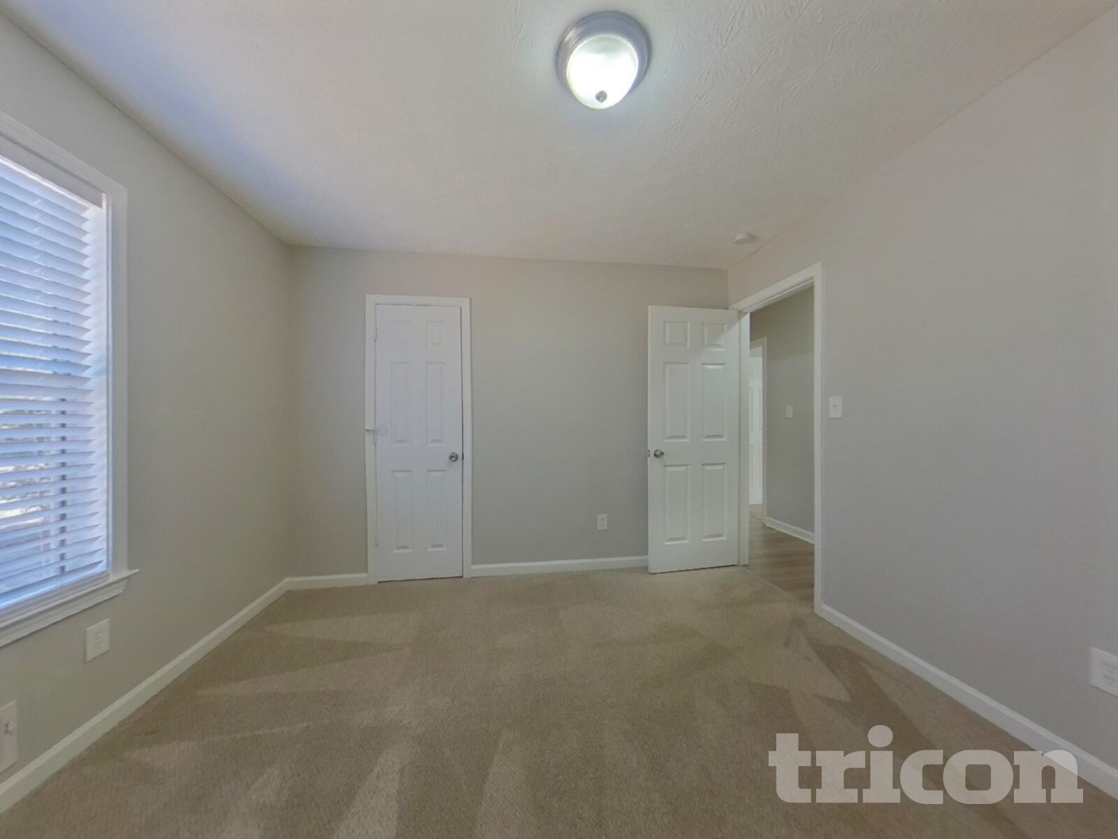 Building Photo - 172 N White Pines Dr