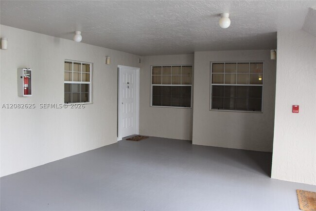 Building Photo - 2881 N Oakland Forest Dr