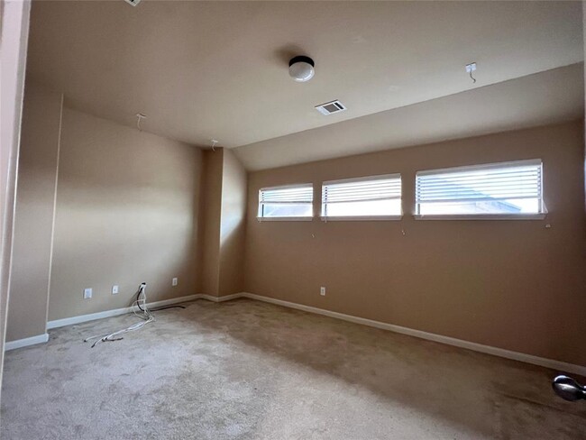 Building Photo - 108 Cascada Lane