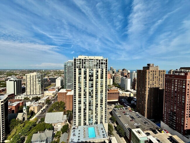 Building Photo - 111 W Maple St