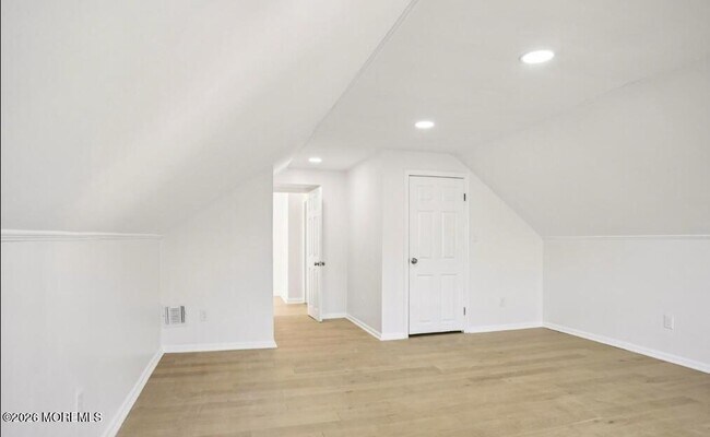 Building Photo - 99 Ravine Dr