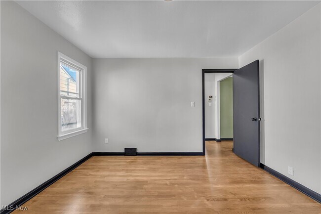 Building Photo - 24330 Glenforest Rd