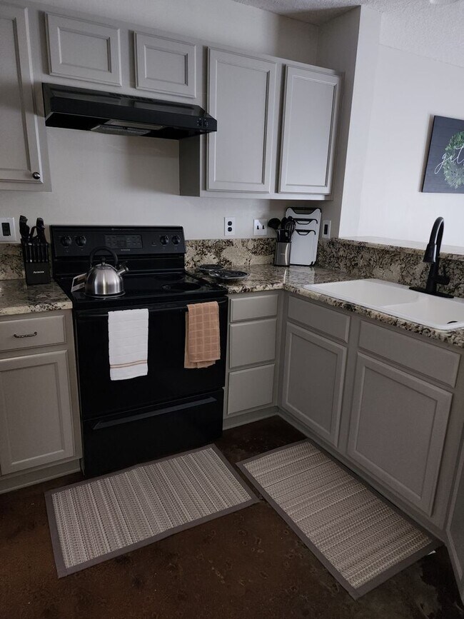 Building Photo - Fleming Island Fully Furnished Home... TWO...