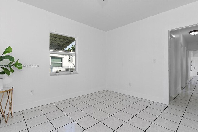 Building Photo - 2024 NE 174th St