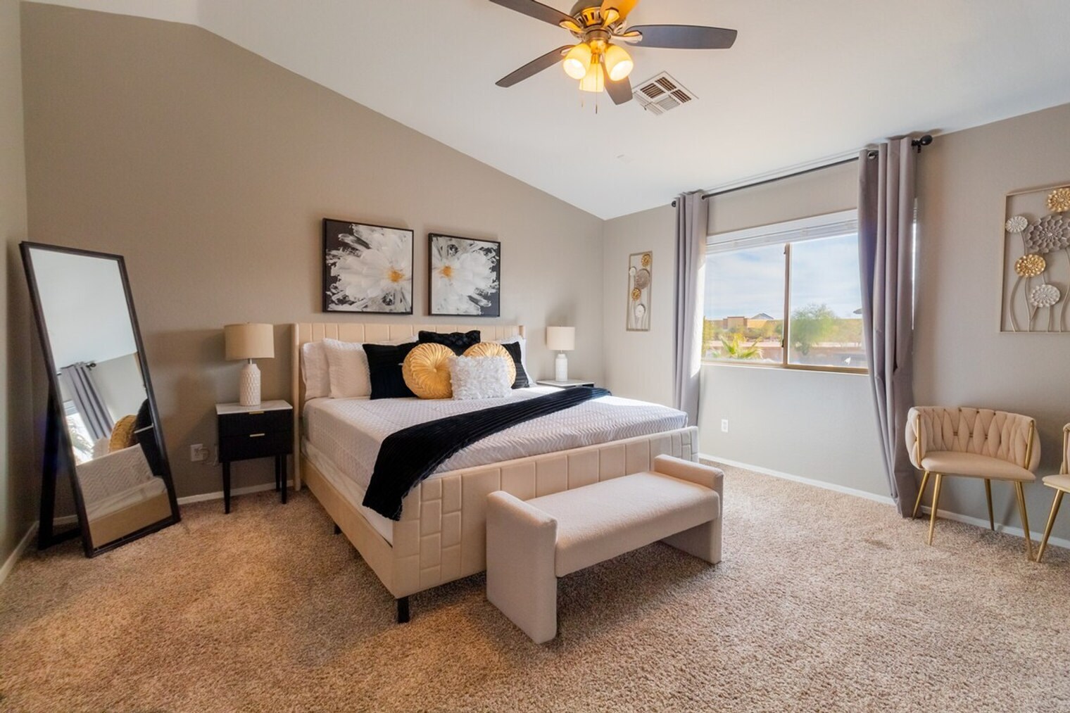 Building Photo - 1387 E 10th Pl