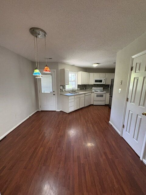 Building Photo - 2502 Bluff View Ct