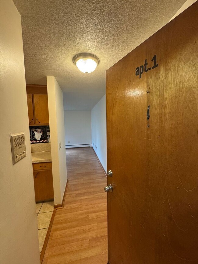 Building Photo - 490 Burritt St