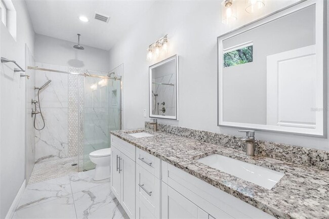 Building Photo - 1505 E North Bay St