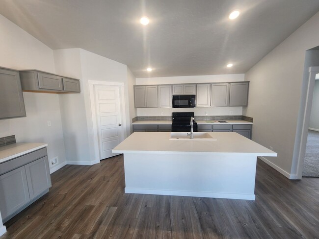 Building Photo - Brand New 4 bedroom in Star