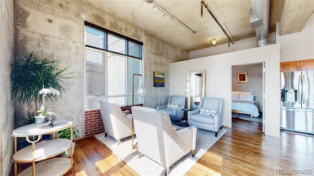 Building Photo - 2000 Little Raven St