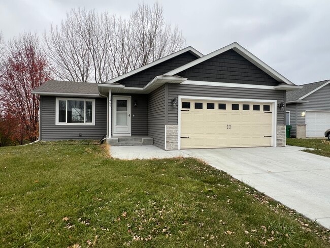 Building Photo - 5409 King Arthur Dr NW