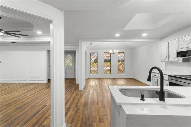 Building Photo - 1503 Bellflower Dr