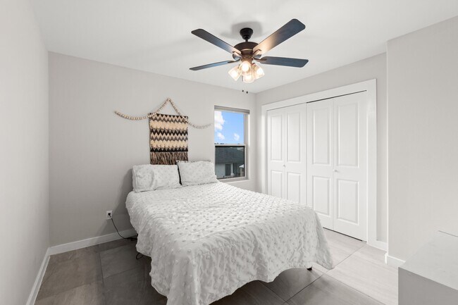 Building Photo - 5418 Travesia Ct