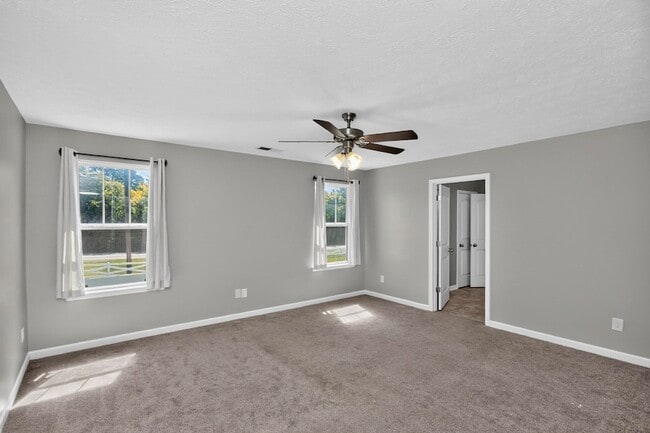 Building Photo - 520 Sunflower Dr