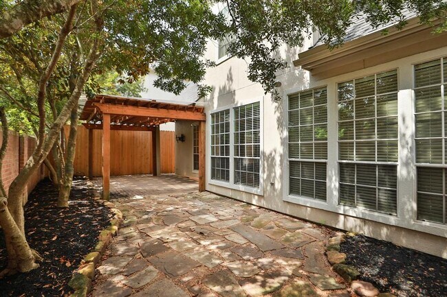 Building Photo - 1107 Ridgecrossing Ln