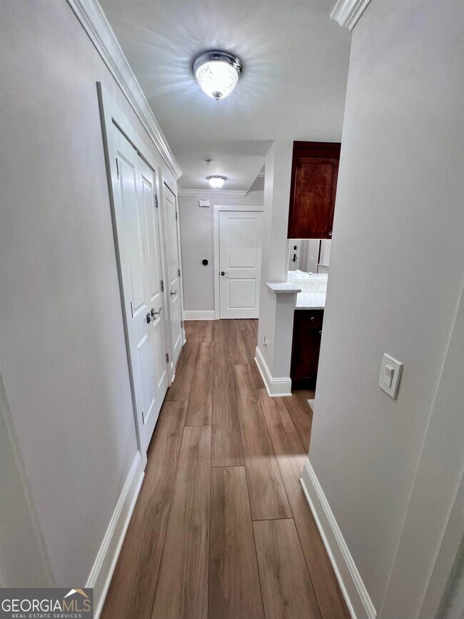 Building Photo - 1040 Creekside