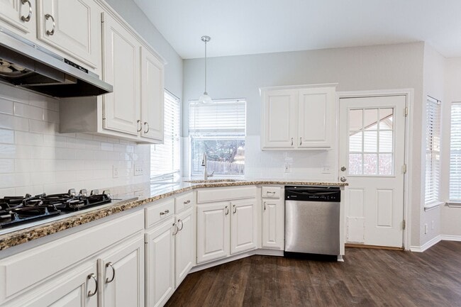 Building Photo - 6107 John Chisum Ln