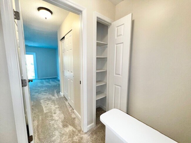 Building Photo - 2X2.5 -MOVE IN NOW! NEW LVP FLOORING ON 1ST FLOOR! NEW CARPET ON 2ND FLOOR! WATER VIEWS! CALL TOD...
