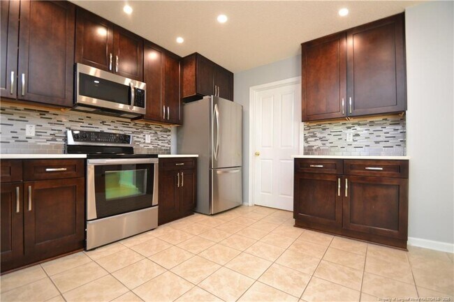 Building Photo - 2804 Thoreau Dr