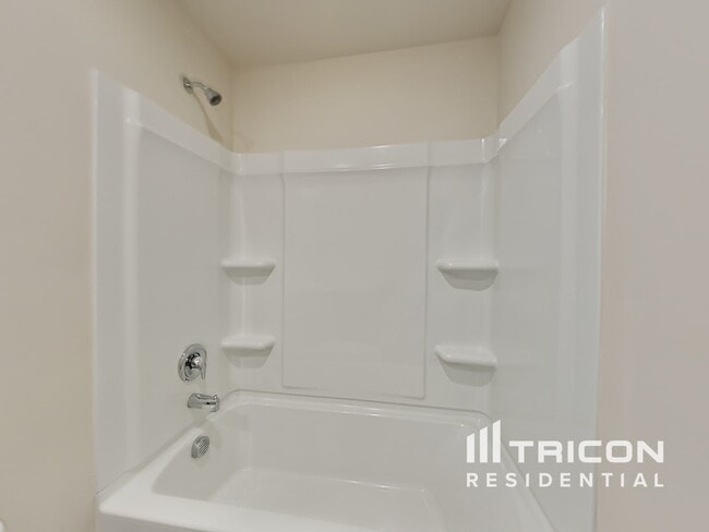 Building Photo - 207 Renwick Dr