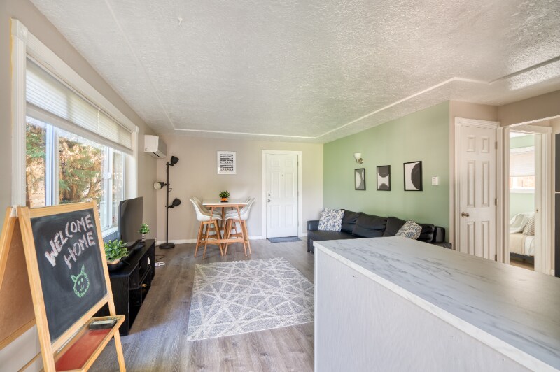Building Photo - 4122-4128-4128 SE 65th Ave