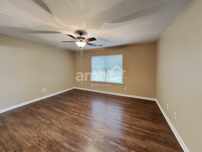 Building Photo - 2010 Cornflower Ln