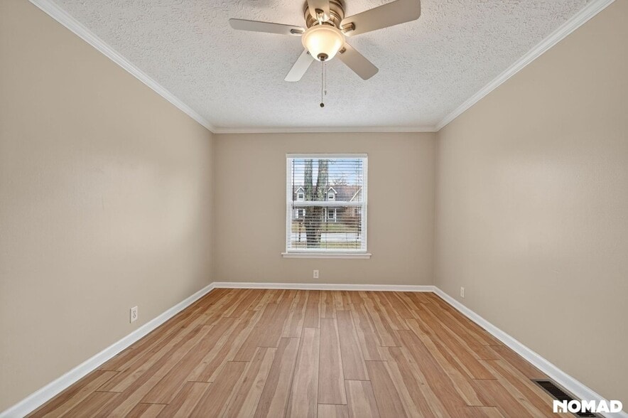 Building Photo - 3209 Lakeford Dr