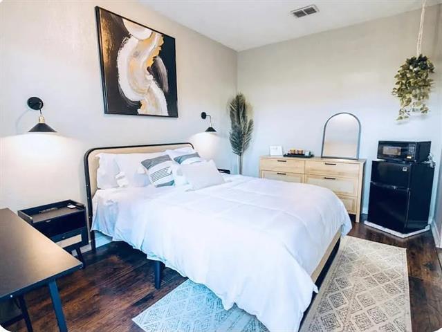 Building Photo - 420 N Hill Ave