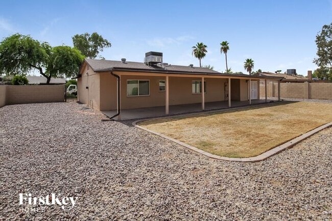 Building Photo - 4134 E Campo Bello Dr