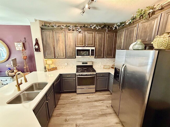 Building Photo - 3300 Forest Creek Dr