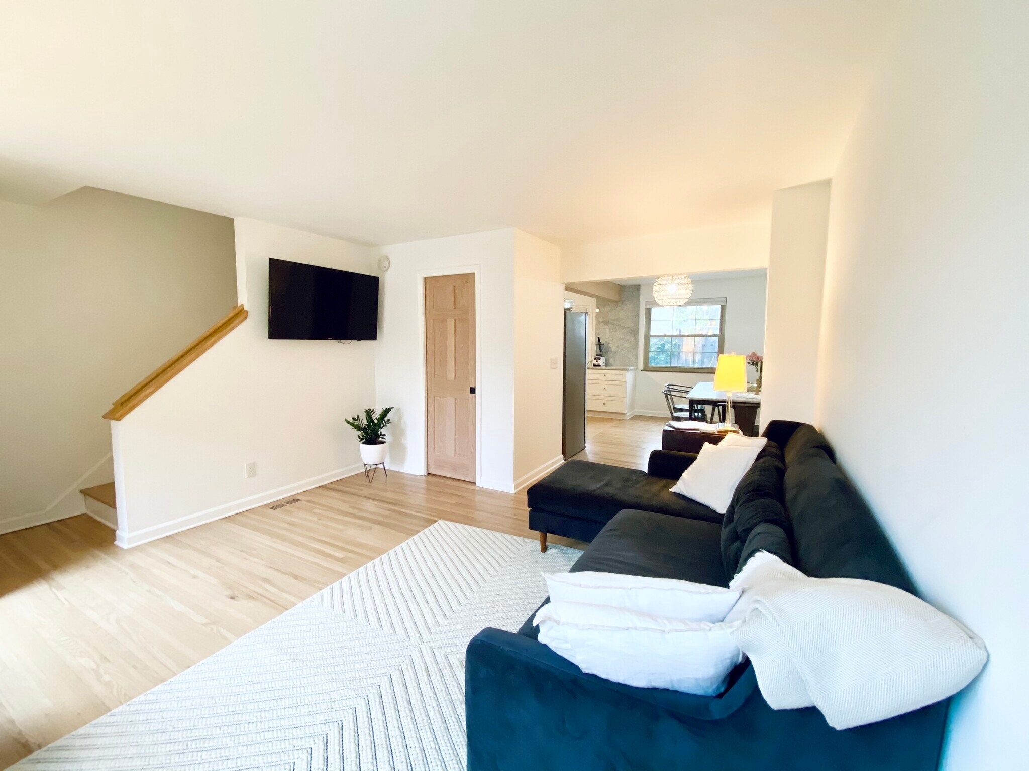 Building Photo - 1845 Northwest Ct