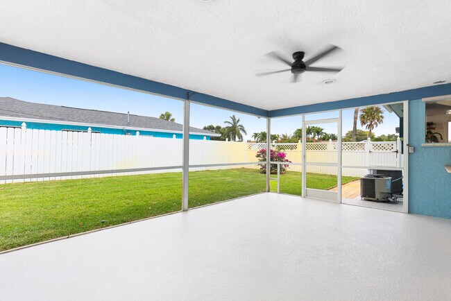Building Photo - 3905 Flag Dr