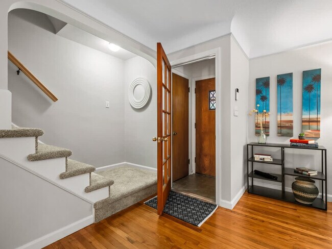 Building Photo - 386 Walworth Ave