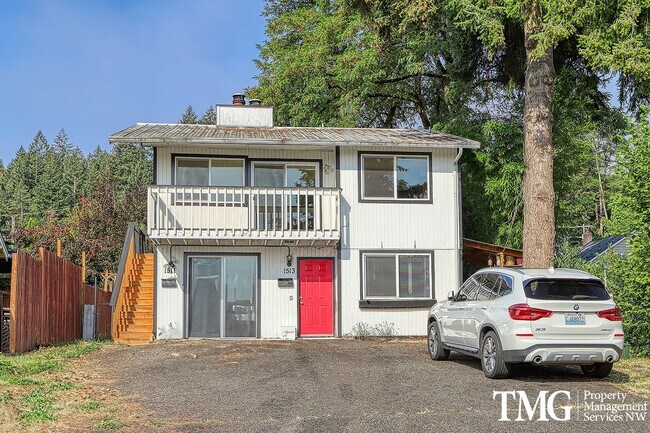 Building Photo - Cozy 2 bed 1 bath Pet Friendly Condo in Ca...