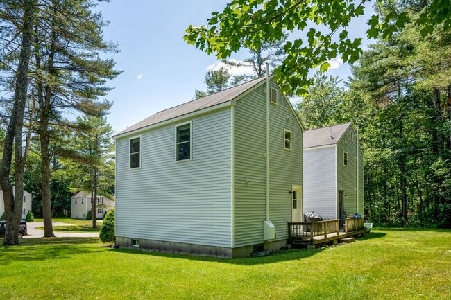 Building Photo - 10 Rose Terrace Cir