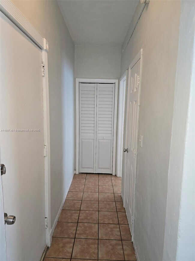 Building Photo - 215-230 30th St