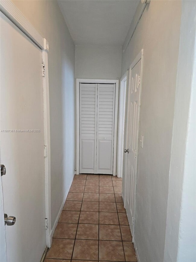 Building Photo - 215 30th St