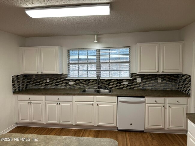 Building Photo - 1305 Hawks Crest Dr