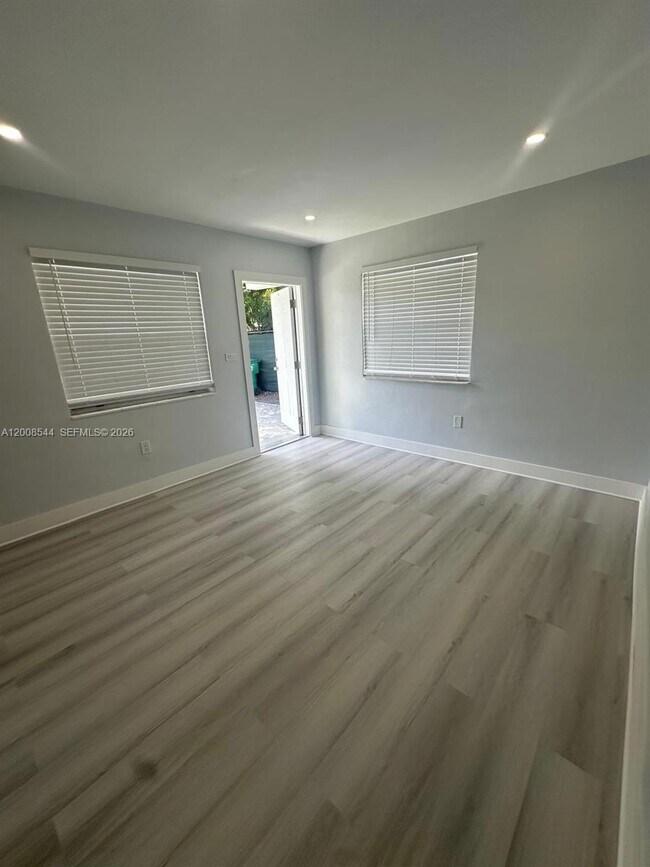 Building Photo - 1555 NW 34th St