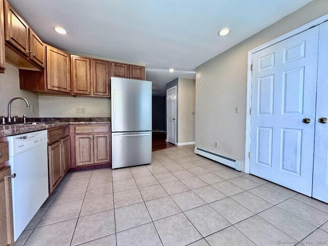 Building Photo - 2 N 4th Ave