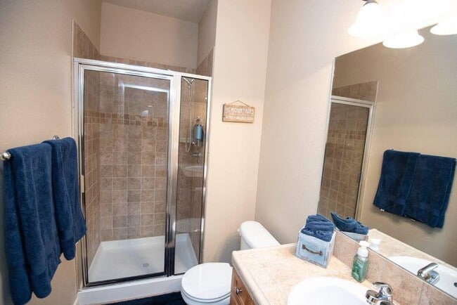 Building Photo - 180 Spinner Ct
